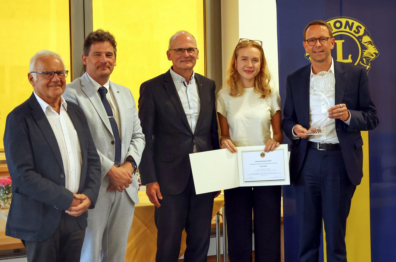 Übergabe des Seminararbeitspreises an die Preisträgerinnen und Preisträger